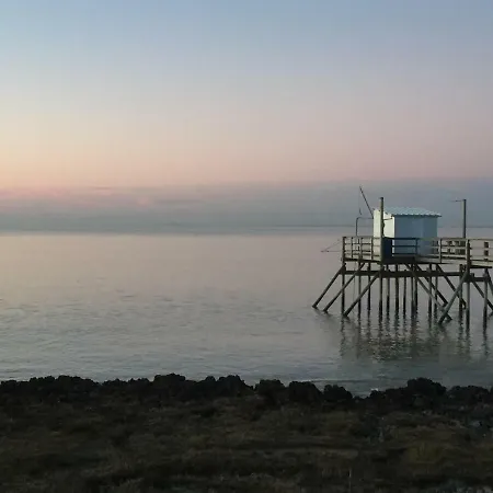 度假居 Le Cedre Bleu 富拉